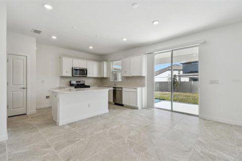 Casa en venta en Zephyrhills, Florida, 4 dormitorios, 223.15 m2 № 1301534 - foto 5