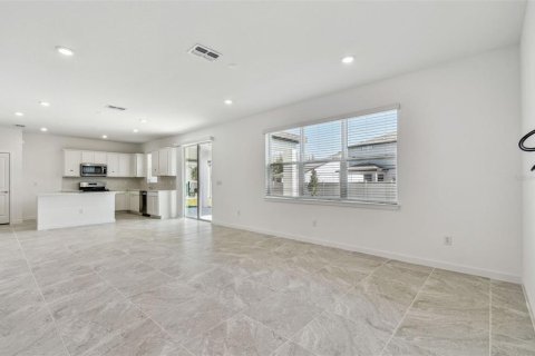 Casa en venta en Zephyrhills, Florida, 4 dormitorios, 223.15 m2 № 1301534 - foto 6