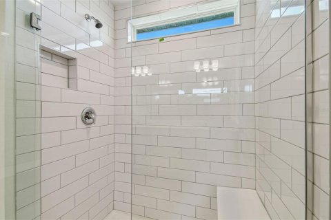 Casa en venta en Zephyrhills, Florida, 4 dormitorios, 223.15 m2 № 1301534 - foto 13