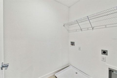 Casa en venta en Zephyrhills, Florida, 4 dormitorios, 223.15 m2 № 1301534 - foto 19