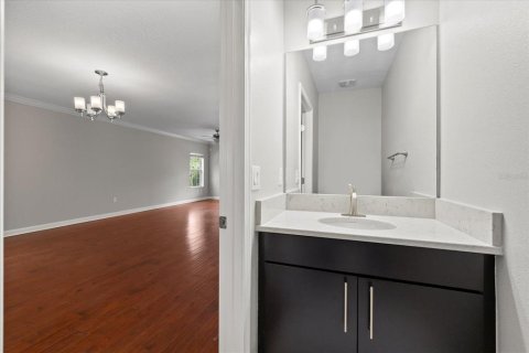 Adosado en venta en Tampa, Florida, 4 dormitorios, 206.8 m2 № 1851210 - foto 8