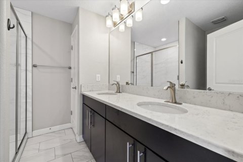 Adosado en venta en Tampa, Florida, 4 dormitorios, 206.8 m2 № 1851210 - foto 14