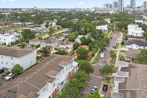 Adosado en venta en Tampa, Florida, 4 dormitorios, 206.8 m2 № 1851210 - foto 28