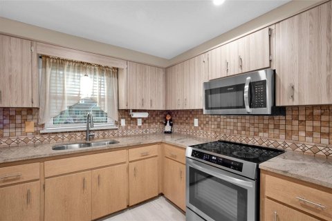 Condo in Ocala, Florida, 2 bedrooms  № 1907225 - photo 10