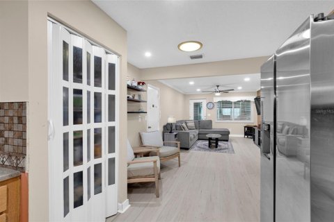 Condo in Ocala, Florida, 2 bedrooms  № 1907225 - photo 11