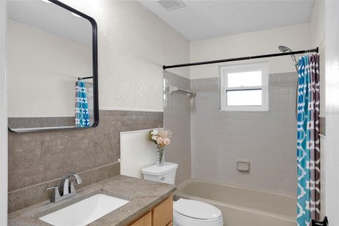 Condo in Ocala, Florida, 2 bedrooms  № 1907225 - photo 17