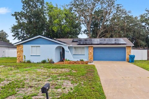 House in Spring Hill, Florida 3 bedrooms, 93.65 sq.m. № 2258424