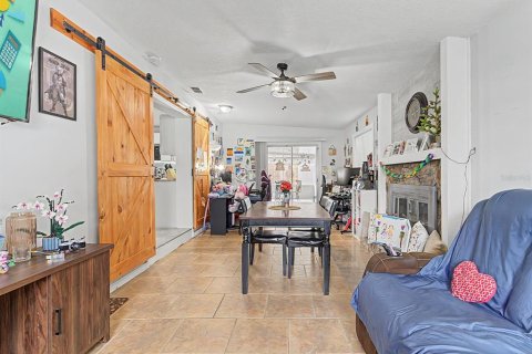 House in Spring Hill, Florida 3 bedrooms, 93.65 sq.m. № 2258424 - photo 13
