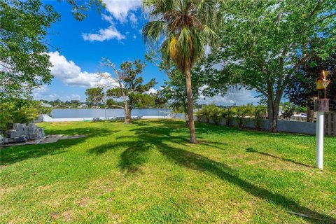 House in New Smyrna Beach, Florida 2 bedrooms, 106.84 sq.m. № 1687868 - photo 21