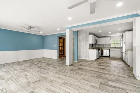 House in New Smyrna Beach, Florida 2 bedrooms, 106.84 sq.m. № 1687868 - photo 8