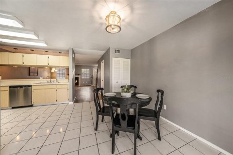 Touwnhouse à vendre à Tampa, Floride: 3 chambres, 122.07 m2 № 1919430 - photo 10