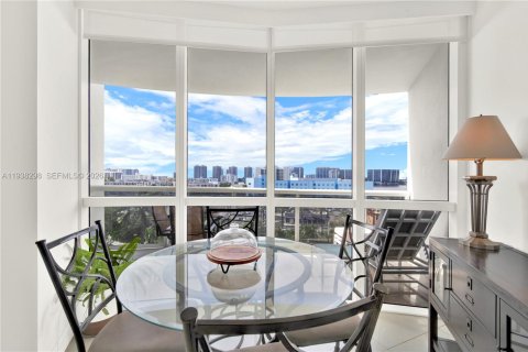 Купить кондоминиум в Санни-Айлс-Бич, Флорида 2 спальни, 119.75м2, № 2053565 - фото 11