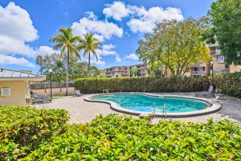 Condo in Miami, Florida, 1 bedroom  № 2043271 - photo 30