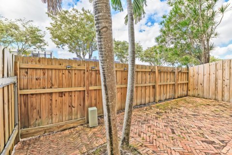 Condo in Miami, Florida, 1 bedroom  № 2043271 - photo 19