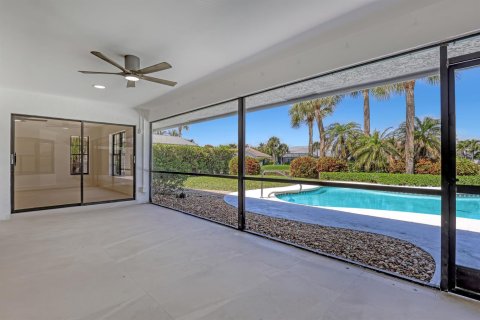 House in Jupiter, Florida 4 bedrooms, 250.84 sq.m. № 2180282 - photo 20