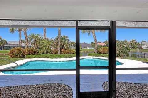 House in Jupiter, Florida 4 bedrooms, 250.84 sq.m. № 2180282 - photo 21