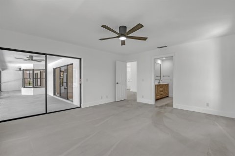 House in Jupiter, Florida 4 bedrooms, 250.84 sq.m. № 2180282 - photo 25