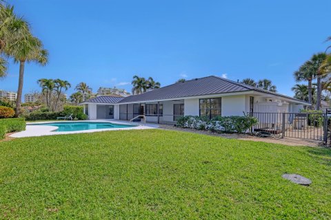 House in Jupiter, Florida 4 bedrooms, 250.84 sq.m. № 2180282 - photo 7