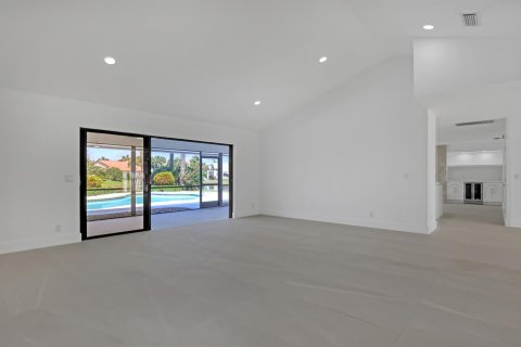 House in Jupiter, Florida 4 bedrooms, 250.84 sq.m. № 2180282 - photo 18