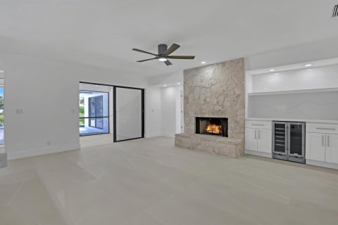 House in Jupiter, Florida 4 bedrooms, 250.84 sq.m. № 2180282 - photo 10