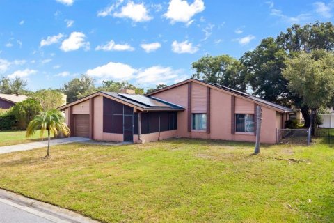 House in Kissimmee, Florida 4 bedrooms, 157.84 sq.m. № 1899410 - photo 1