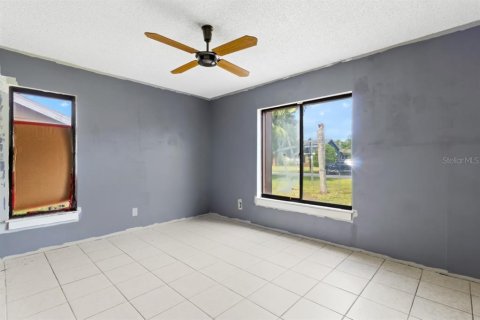 House in Kissimmee, Florida 4 bedrooms, 157.84 sq.m. № 1899410 - photo 12