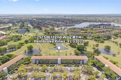 Снять в аренду кондоминиум в Пемброк-Пайнс, Флорида 2 спальни, 88.54м2, № 1998752 - фото 20