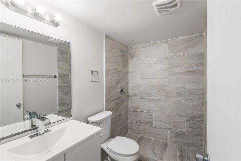 Снять в аренду кондоминиум в Пемброк-Пайнс, Флорида 2 спальни, 88.54м2, № 1998752 - фото 9