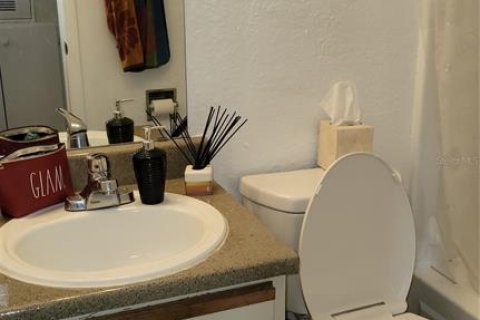 Condo in Orlando, Florida, 2 bedrooms  № 2212273 - photo 9