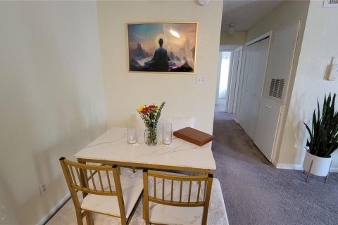 Condo in Orlando, Florida, 2 bedrooms  № 2212273 - photo 5