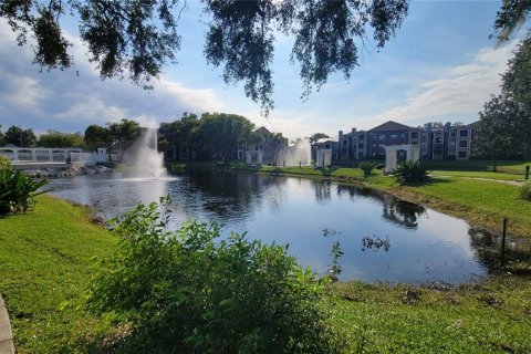 Condo in Orlando, Florida, 2 bedrooms  № 2212273 - photo 30
