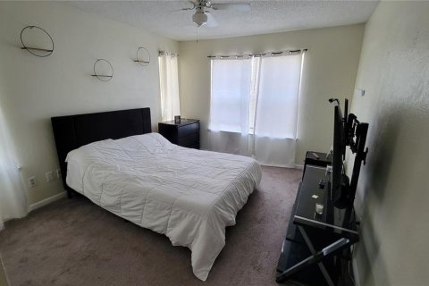 Condo in Orlando, Florida, 2 bedrooms  № 2212273 - photo 7