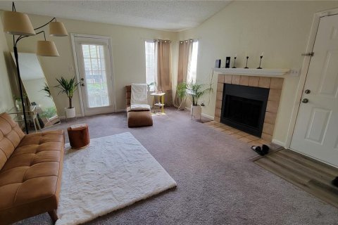 Condo in Orlando, Florida, 2 bedrooms  № 2212273 - photo 2