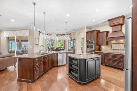 House in Merrit Island, Florida 6 bedrooms, 514.21 sq.m. № 1818971 - photo 10