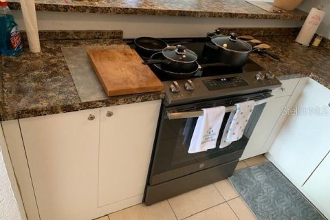 Condominio en venta en Saint Petersburg, Florida, 2 dormitorios, 82.4 m2 № 1918775 - foto 14