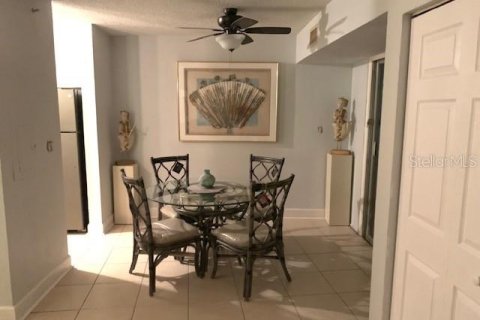 Condominio en venta en Saint Petersburg, Florida, 2 dormitorios, 82.4 m2 № 1918775 - foto 15