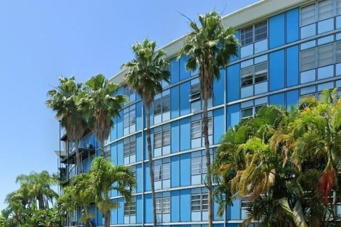 Condominio en venta en Saint Petersburg, Florida, 2 dormitorios, 82.4 m2 № 1918775 - foto 2