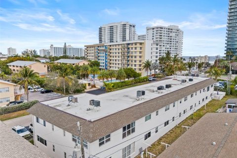 Condo in Pompano Beach, Florida, 1 bedroom  № 2055578 - photo 26