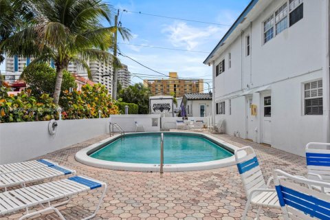 Condo in Pompano Beach, Florida, 1 bedroom  № 2055578 - photo 10