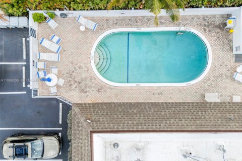 Condo in Pompano Beach, Florida, 1 bedroom  № 2055578 - photo 22