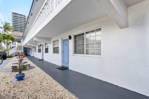 Condo in Pompano Beach, Florida, 1 bedroom  № 2055578 - photo 30