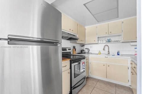Condo in Pompano Beach, Florida, 1 bedroom  № 2055578 - photo 21