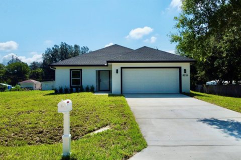 Casa en Okeechobee, Florida 3 dormitorios, 132.01 m2 № 2078613