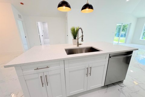 Купить виллу или дом в Окичоби, Флорида 3 комнаты, 132.01м2, № 2078613 - фото 3