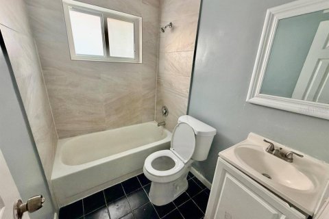 Villa ou maison à louer à Fort Lauderdale, Floride: 2 chambres, 144.74 m2 № 2433283 - photo 6