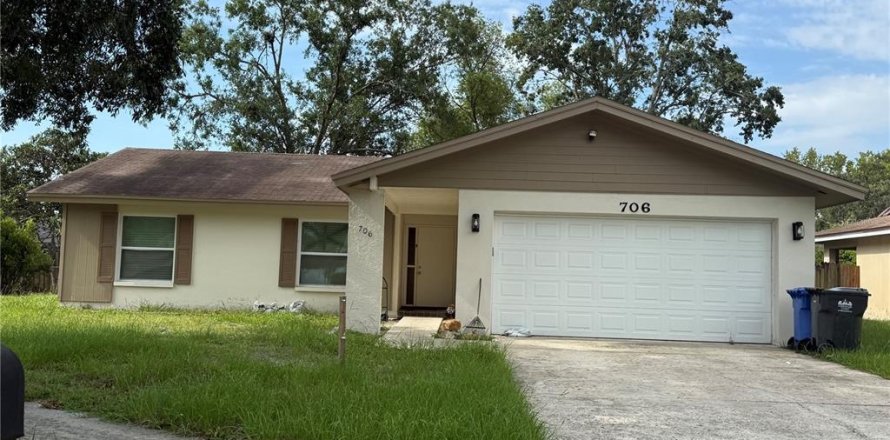 House in Tampa, Florida 3 bedrooms, 136.1 sq.m. № 1854219
