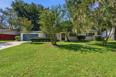 House in Gainesville, Florida 3 bedrooms, 134.99 sq.m. № 2316589