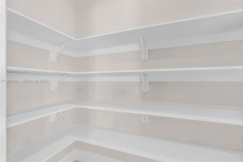 Propiedad comercial en venta en Marathon, Florida, 1133.22 m2 № 1998858 - foto 28