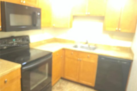 Condo in Sunrise, Florida, 2 bedrooms  № 1923338 - photo 16