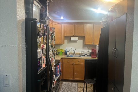 Condo in Sunrise, Florida, 2 bedrooms  № 1923338 - photo 5